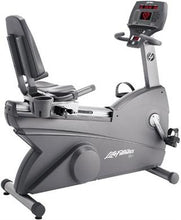 Cargar imagen en el visor de la galería, Life Fitness Recumbent Bike 95ri